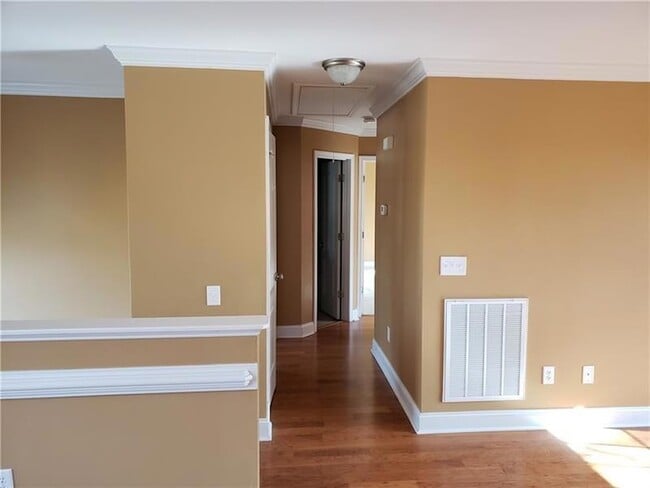 Building Photo - 247 Dogwood Ln SE