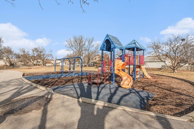 Building Photo - 120 Stirling Ln