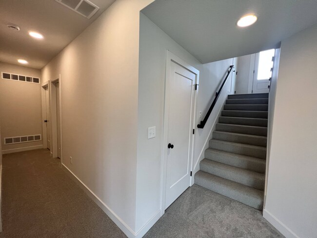 Building Photo - 11014 S Millstone Dr