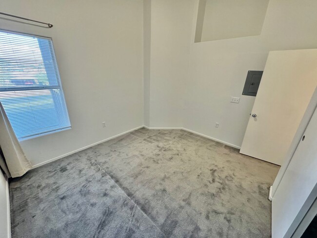 Building Photo - ADORABLE 2 BEDROOM 2 BATHROOM CONDO WITH A...