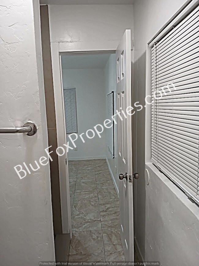 Building Photo - 2641 N Fontana Ave