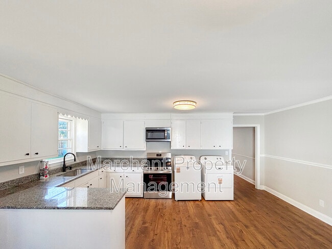 Building Photo - 308 Gordon St Ext