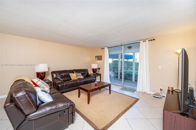 Building Photo - 100 Golden Isles Dr