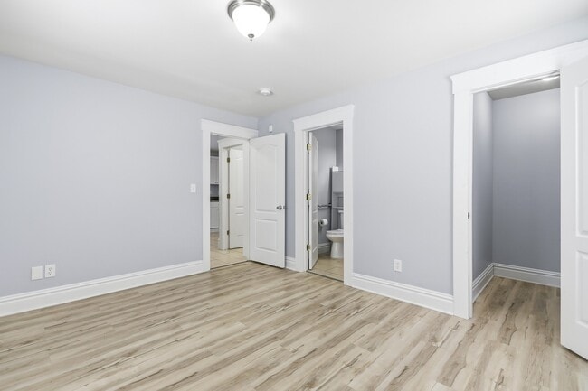 Building Photo - 7148 Kensington Ave