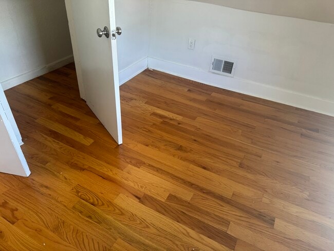 Building Photo - 66 Orchard St