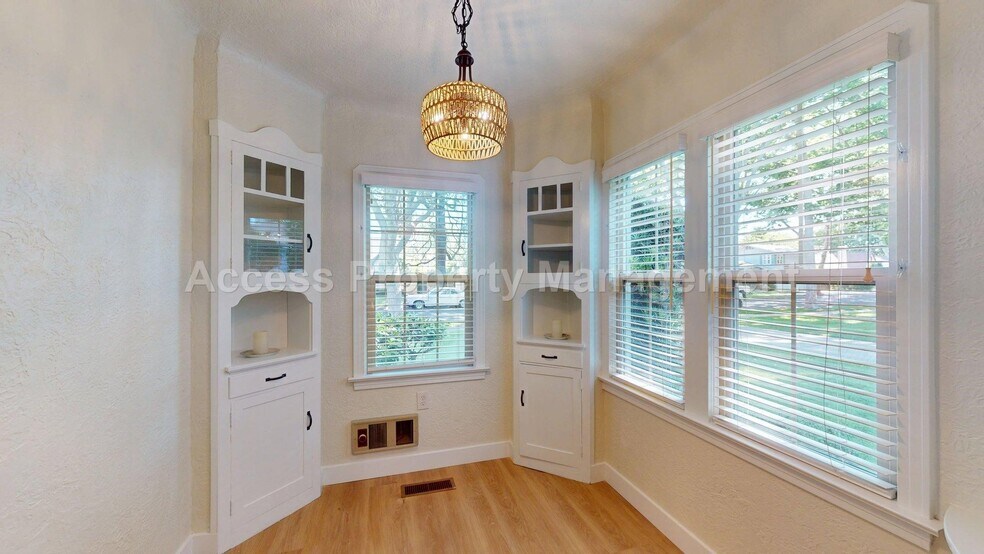 Building Photo - 1200 Sycamore St