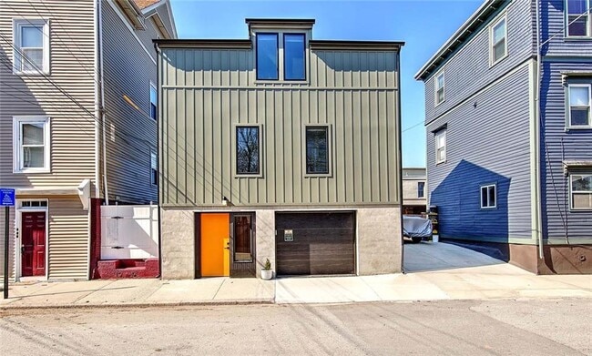 Building Photo - 37 Ring St