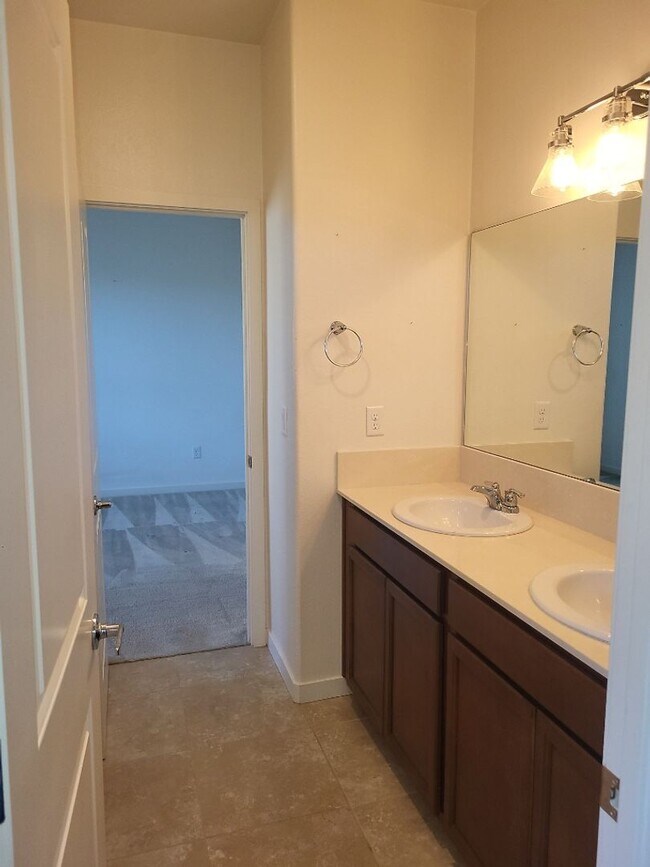 Building Photo - 1044 Big Rock Loop