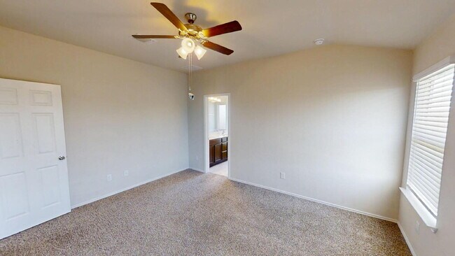 Building Photo - "Charming 4-Bed Home in Copperas Cove with...
