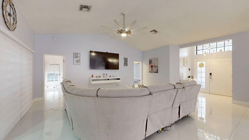 Building Photo - 8141 Golf Club Ct