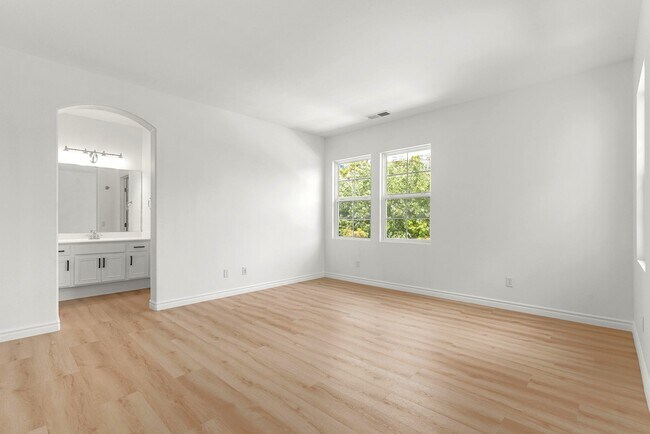 Building Photo - 1120 Championship Rd