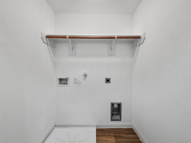 Building Photo - 10311 Urban Oak Trl