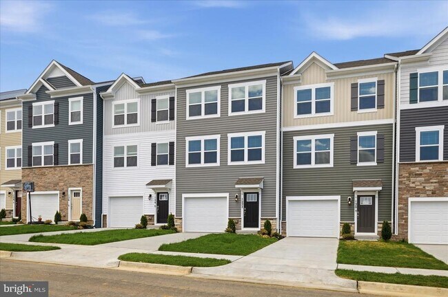 Building Photo - 122 Bowers St