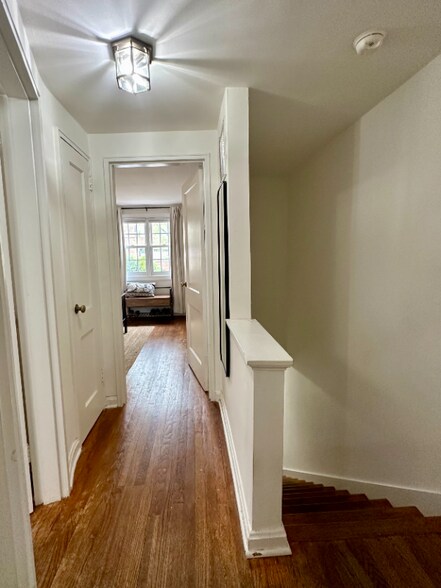 Building Photo - 618 S Pitt St