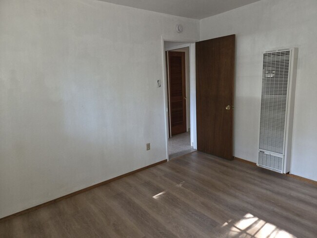 Building Photo - x MO769-Ahmadi, Yousef