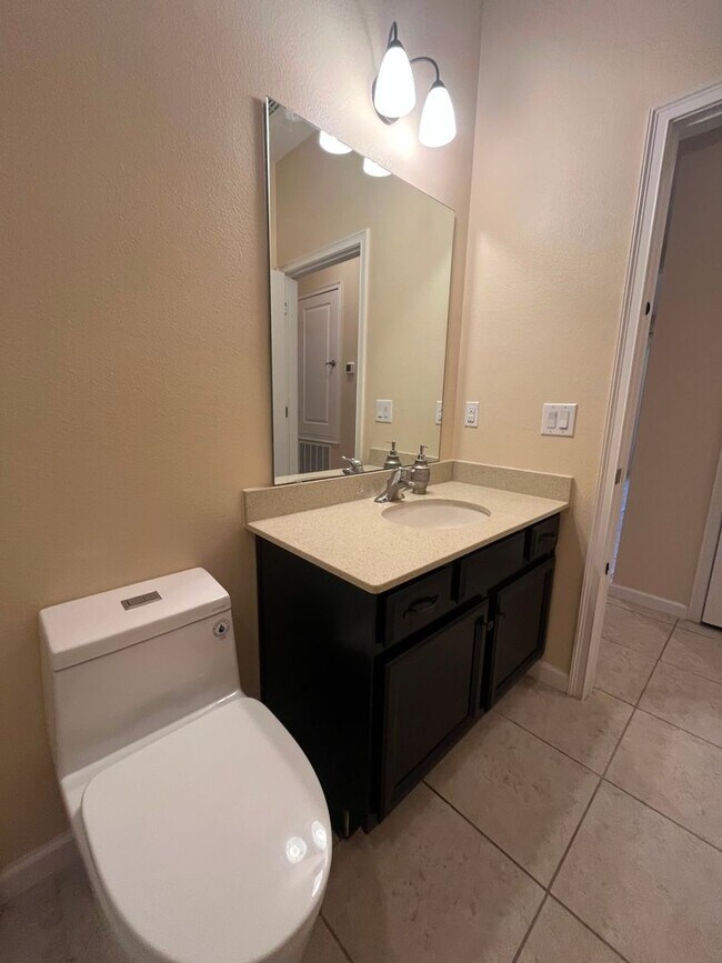 Building Photo - Beautiful 3-Bedroom + Flex Room Home for Rent in Sawgrass Plantation