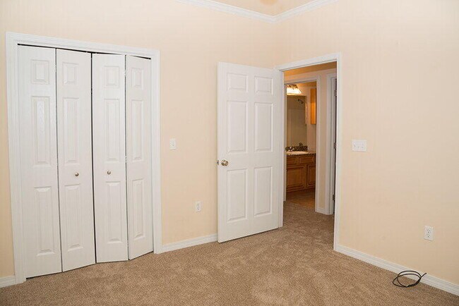 Building Photo - 1496 Bentley Cir