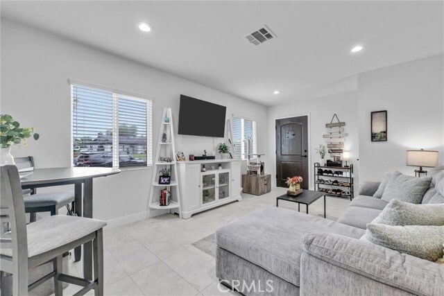 Building Photo - 12363 Loraine Ave