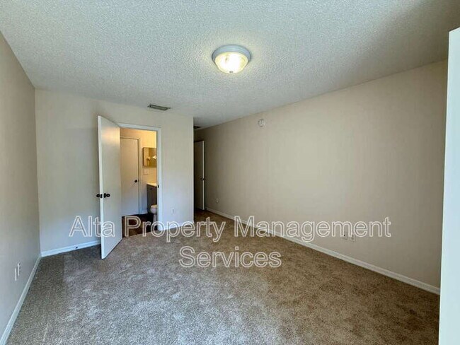 Building Photo - 4680 Playschool Dr