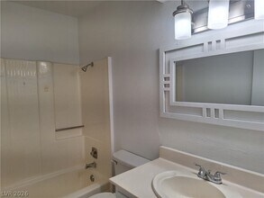 Building Photo - 1446 Garden Cir