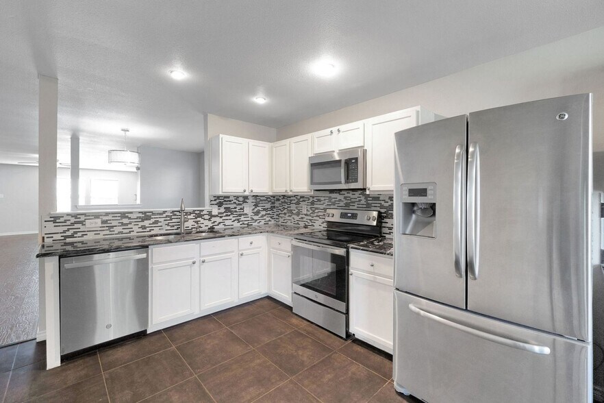 Building Photo - 2708 Bur Oak Dr