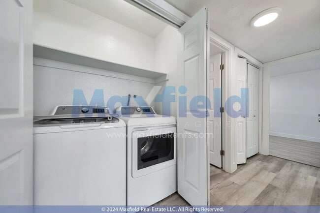 Building Photo - North Salt Lake 2 BD 1 BA - $500.00 Security Deposit OAC -Brookside Lofts Unit 18