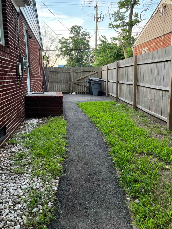 Building Photo - 1807 Todds Ln