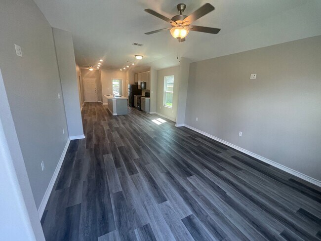 Building Photo - New home