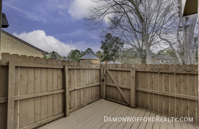 Building Photo - 34 Park Crest Pl