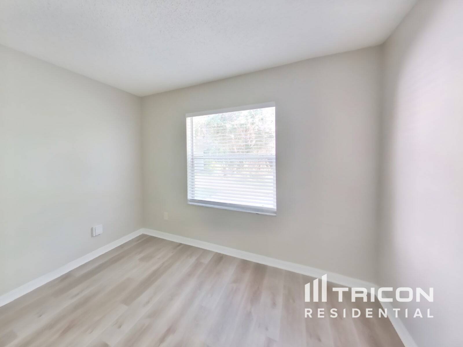 Building Photo - 16 Rymsen Ln