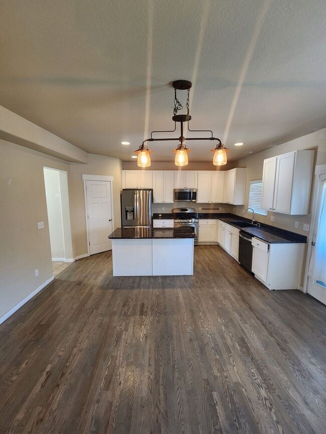Building Photo - Wonderful Home