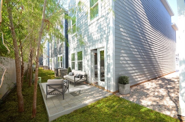 Building Photo - 18825 Luminescent Ln