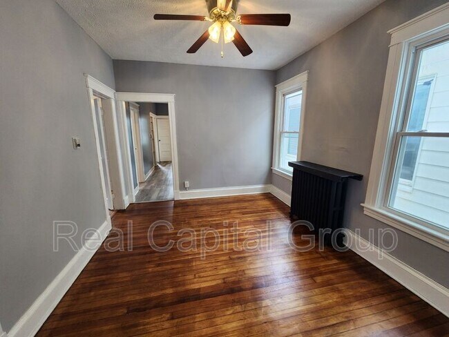 Building Photo - 37 Hurlbut St