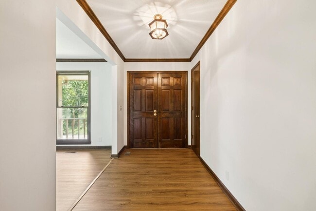 Building Photo - 1972 Sunnyside Dr