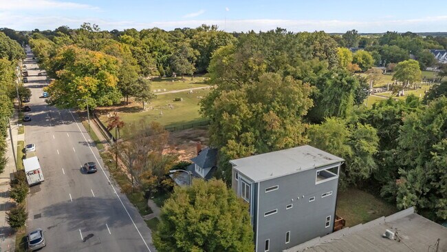 Building Photo - 516 New Bern Ave
