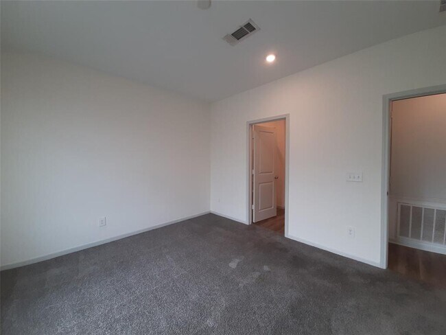 Building Photo - 23410 Chiasso St