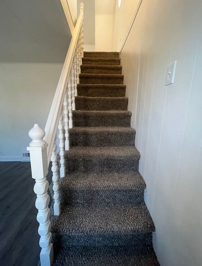 Building Photo - LIMITED TIME**1/2 OFF DEPOSIT**