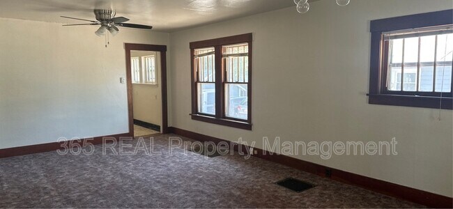 Building Photo - 2118 8th Ave