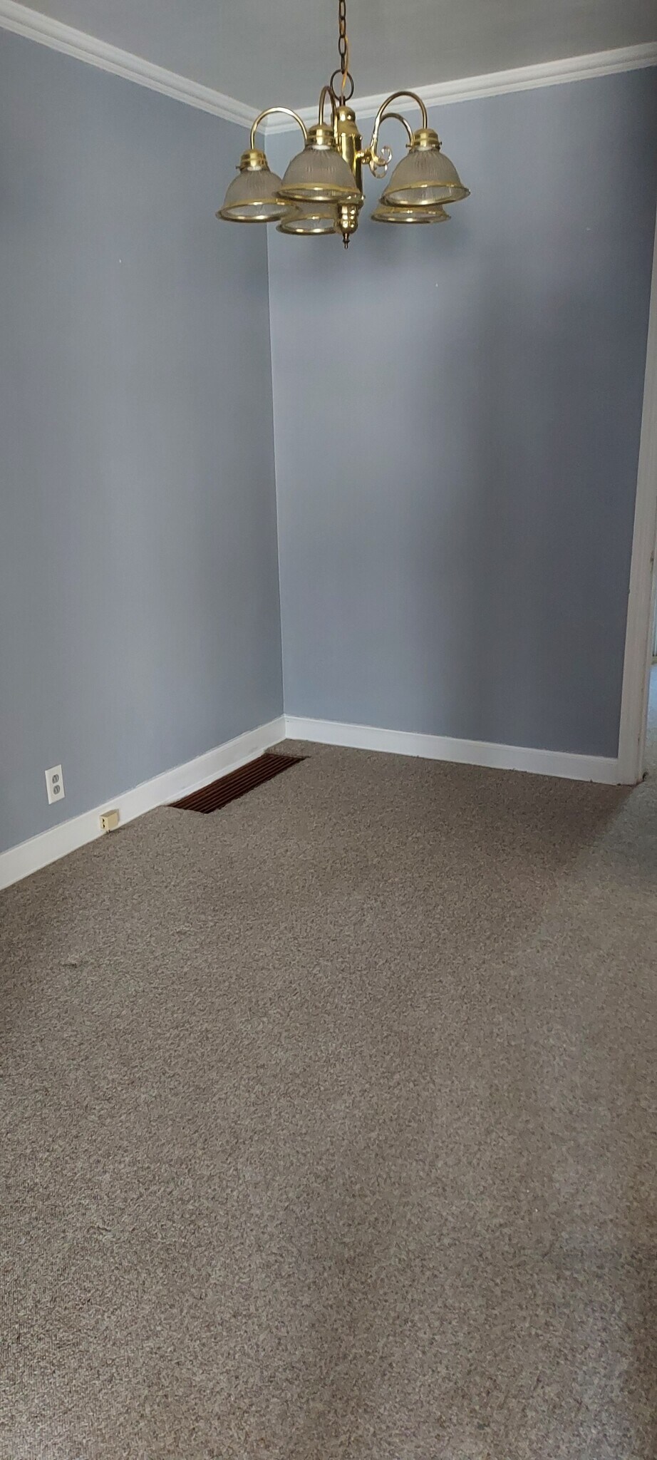 Large dining space - 2206 8th Ave