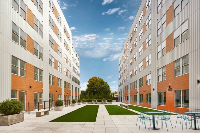 Building Photo - 400 Claremont Ave