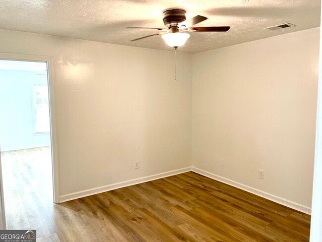 Building Photo - 165 Fieldstone Dr