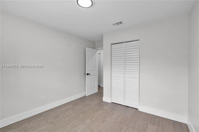 Building Photo - 4736 SW 136th Pl