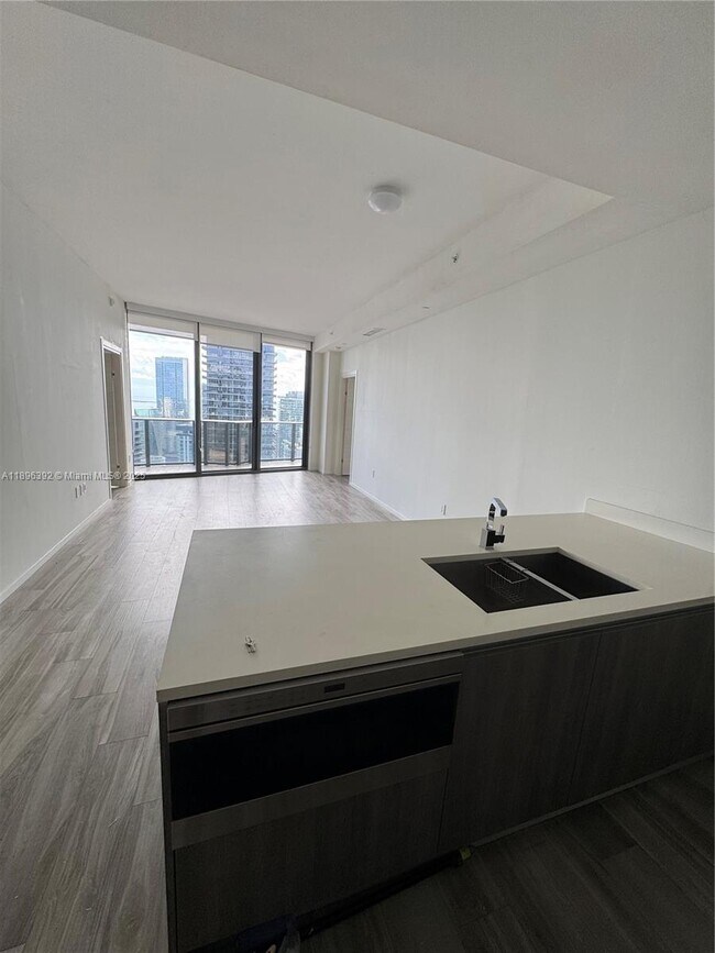 Building Photo - 801 S Miami Ave