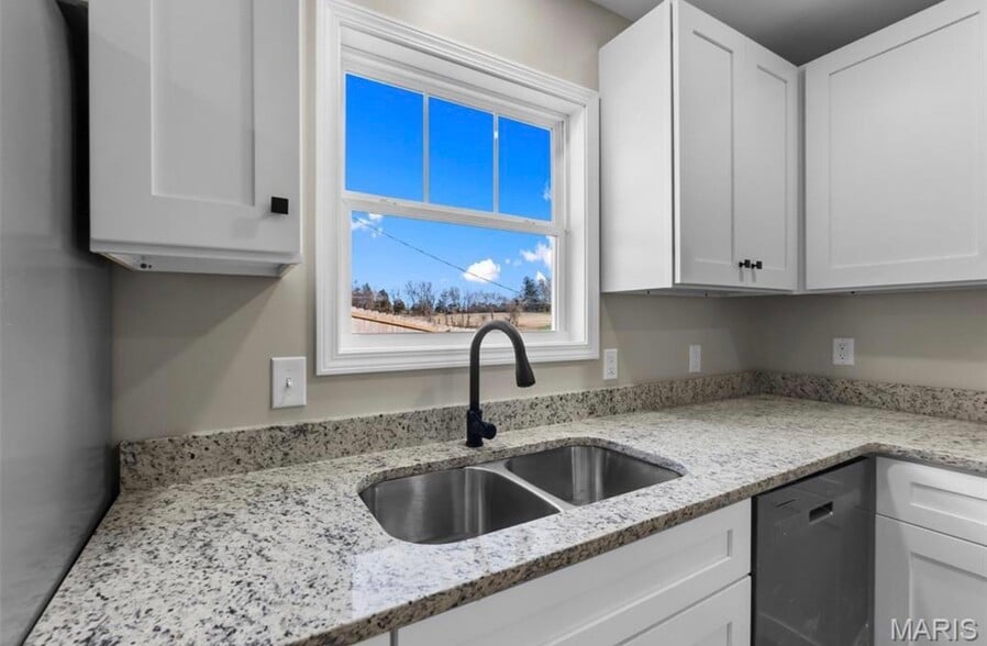 Building Photo - 231 Cedar Cir