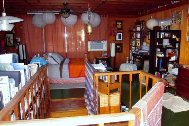 Building Photo - 301 Central Dr