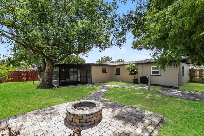 Building Photo - 2310 Crosby St