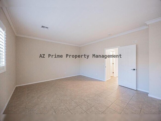 Building Photo - 3681 E Yellowstone Pl