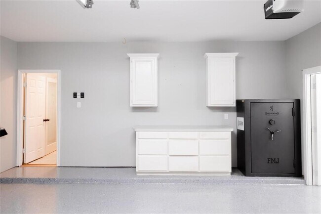 Building Photo - 410 Blossomwood Dr