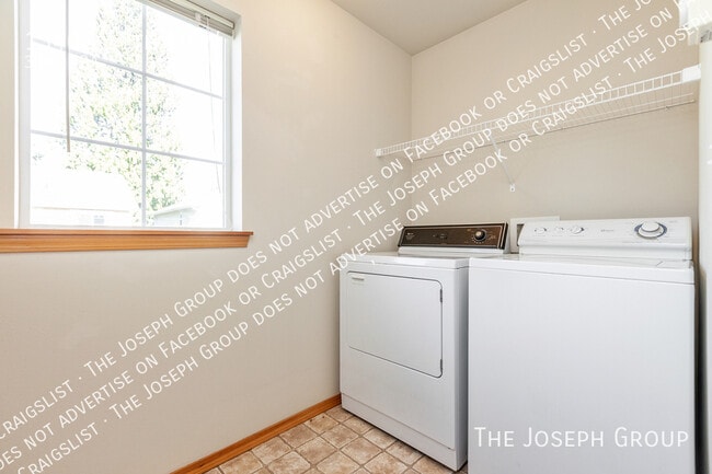 Building Photo - 13407 11th Pl W