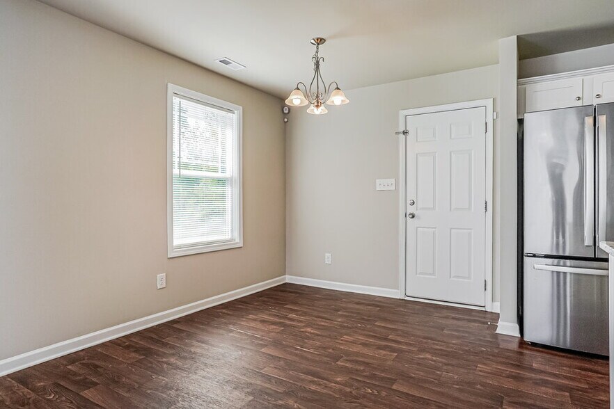 Building Photo - 114 Winter Red Wy